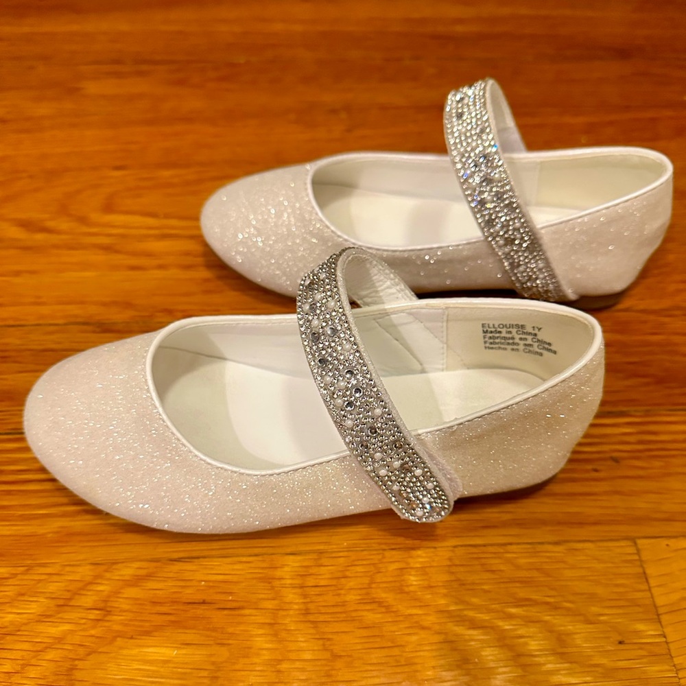 Sparkly Mary Janes - perfect girls shoes for special occasions!
